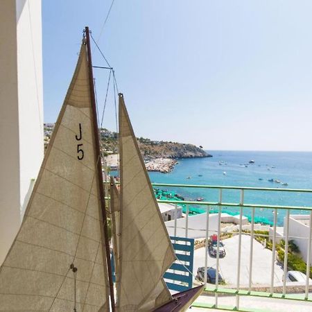 Balcone Sul Mare Di Castro Apartment Castro  Exterior photo